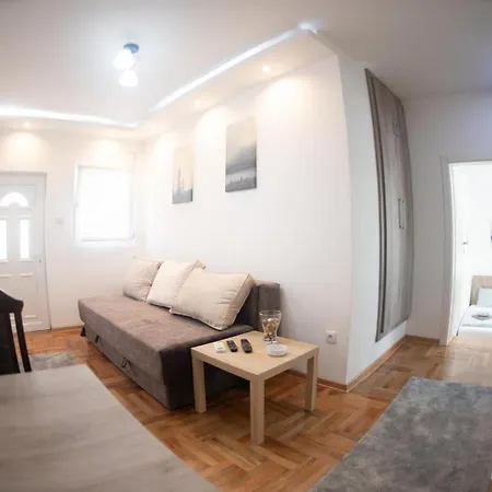 Tea 2 Apartment Belgrad